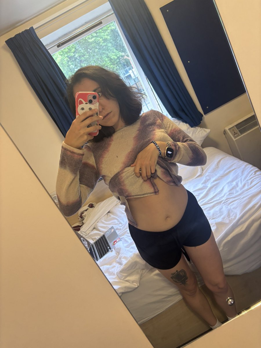 dontask_abby's tweet photo. Thought I looked thinner for a sec then I lifted my shirt 😭 https://t.co/YWVU3iYpdk