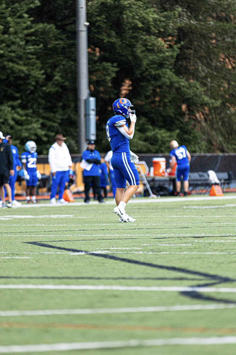 conor_segel14's tweet photo. In the recent Les Schwab bowl I ended the team Columbia 21-13 win with:
-6 tackles
-1 TFL
-Fourth Down Stop
-1 interception that sealed the game for team Columbia

Interception at the end of the video!
@grant_fb https://t.co/sEifqBNfTD