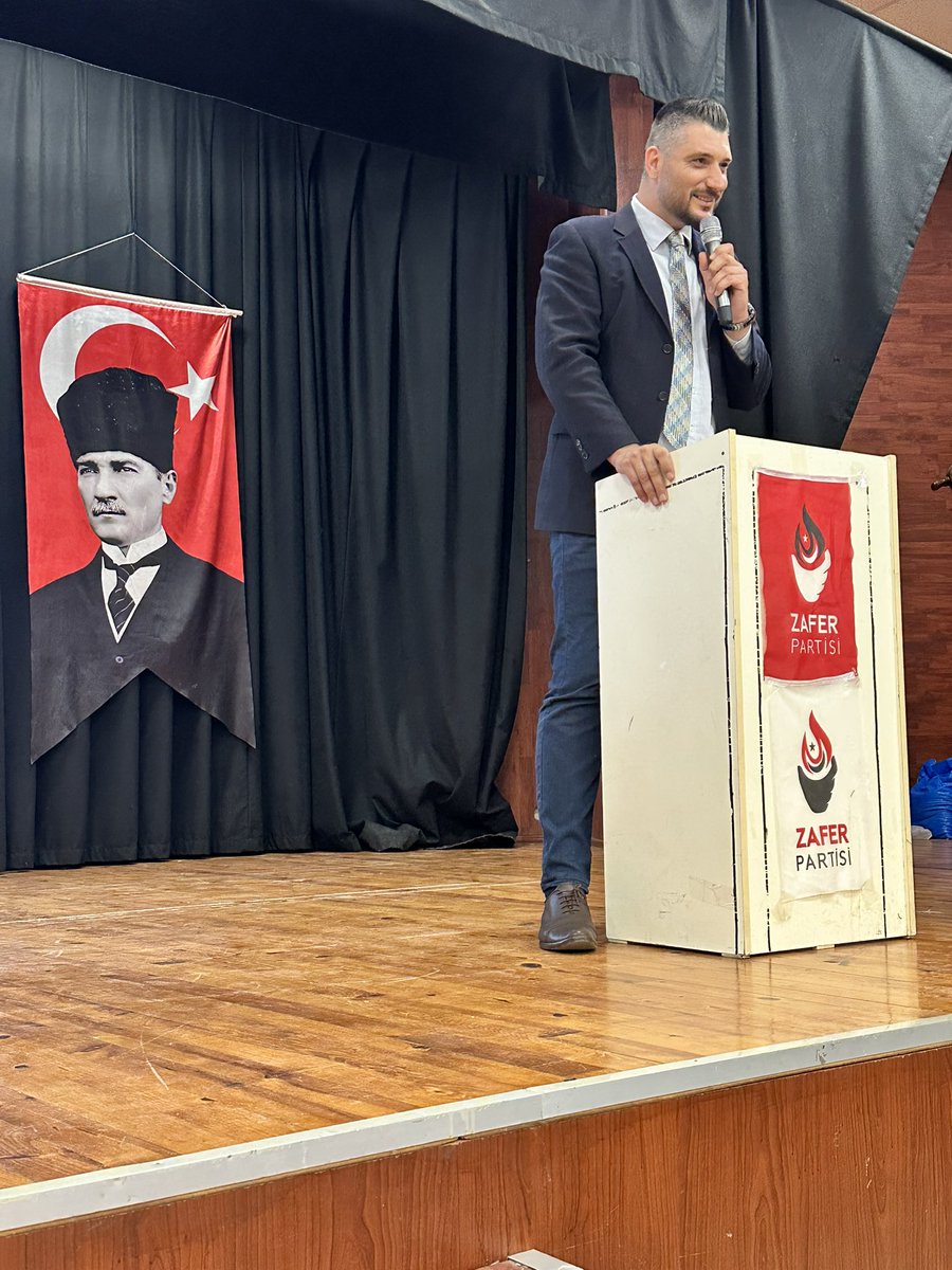 Zaferrtuzla's tweet photo. Zafer Partisi Tuzla İlçe Başkanlığı olarak Orhanlı Mahalle Buluşmamızı gerçekleştirdik.

Mahalle çalışmalarımız, saha faaliyetlerimiz ve önümüzdeki süreçte yürütülecek teşkilat programlarımız üzerine değerlendirmelerde bulunduğumuz buluşmada, teşkilatımızın birlik ve dayanışma iradesi bir kez daha ortaya konmuştur.

Programımıza katılım sağlayan 1. Bölge Teşkilat Başkanımız Sayın Sancar Şenol’a, İl Yöneticimiz Sayın Süleyman Güneş’e ve emek veren tüm teşkilat mensuplarımıza teşekkür ederiz.

Zafer Partisi Tuzla İlçe Başkanlığı olarak, Tuzla’nın her mahallesinde çalışmalarımızı kararlılıkla sürdüreceğiz.
@umitozdag 
@HakanAksit34 
@sancarsenoll 
@semscolak