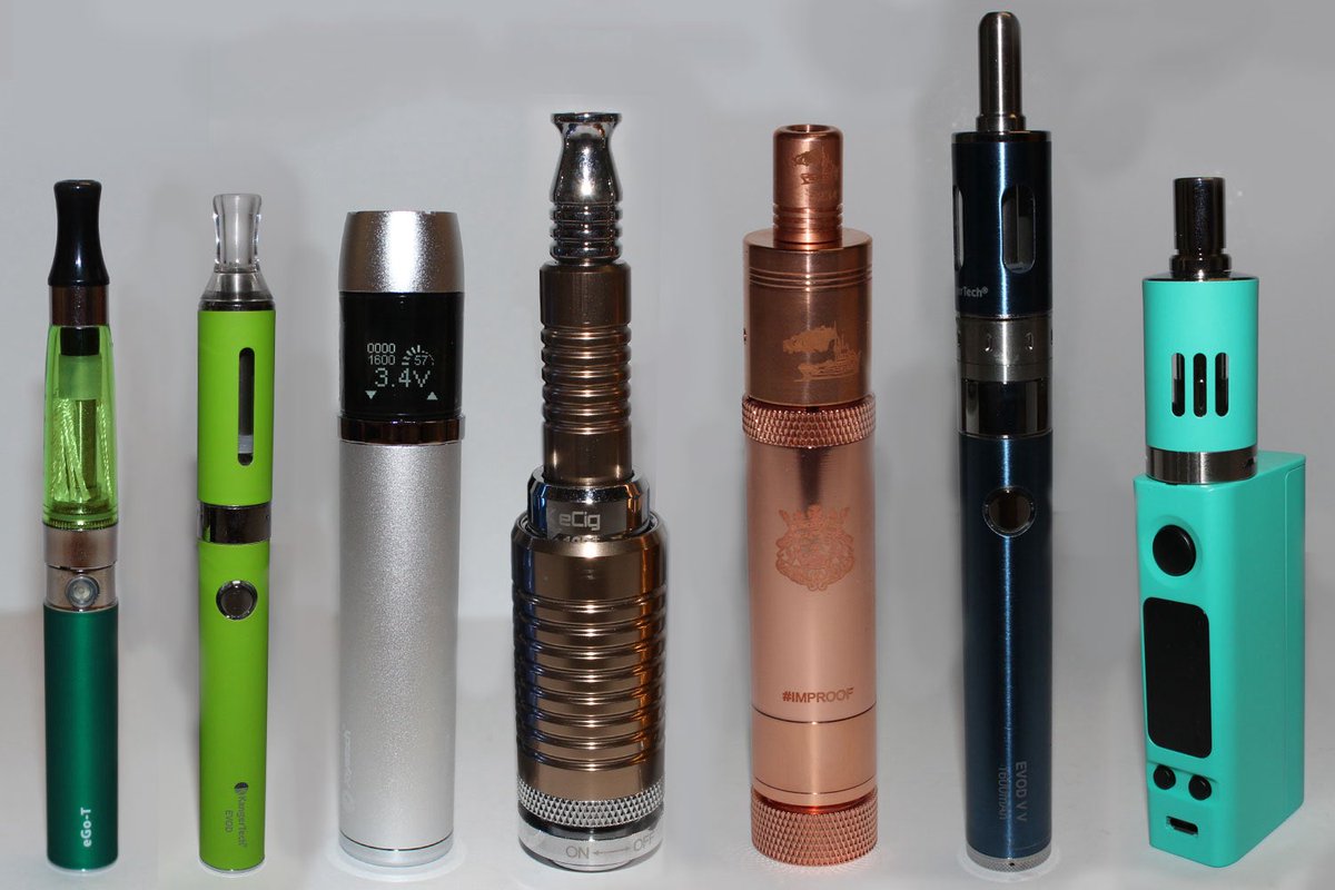 Bleezyyy's tweet photo. @ONYXkcals This is what I grew up with 😂 , 10 years of vaping, was able to quit in may, thank god 🙏 I’ve seen all the vape trends come and go https://t.co/L1tebAZvD4