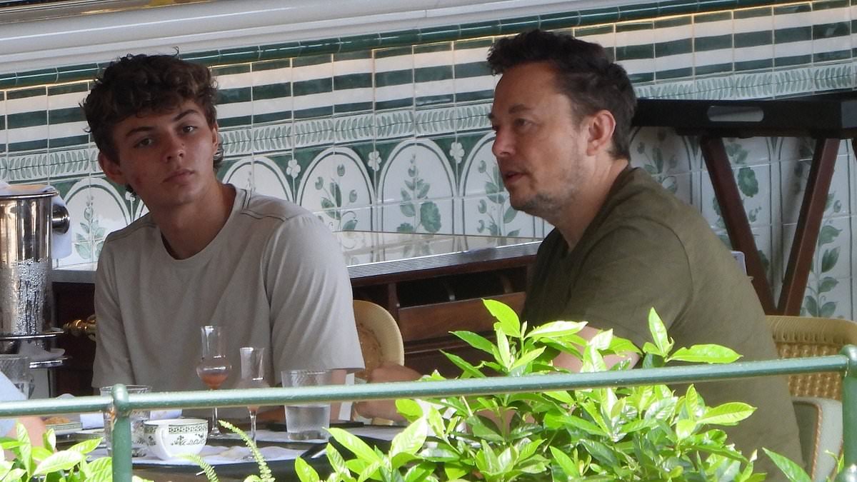 beehaber's tweet photo. Elon Musk, lüks sushi restoranında oğlunun yaşadığı komik anı anlattı:

🔹 “Los Angeles’ta yaşıyordum.”

🔹 “Büyük oğullarımı Sugarfish’e öğle yemeğine götürdüm.”

🔹 “Burası oldukça katı kuralları olan bir sushi restoranı.”

🔹 “Menüsünde ‘Soya sosu istemeyin’ bile yazıyor.”

🔹 “Çünkü şef doğru miktarı zaten koydu diyorlar.”

🔹 “Garson herkesin siparişini almaya başladı.”

🔹 “Sıra Saxon’a geldi.”

🔹 “Saxon, ‘Ben cheeseburger alayım’ dedi.”

🔹 “Garson şok oldu.”

🔹 “Muhtemelen o restoranda cheeseburger istendiğini ilk kez duydu.”

🔹 “Adam 30 saniye boyunca ne duyduğunu anlamaya çalıştı.”

🔹 “Çünkü orada soya sosu istemene bile izin yok.”

🔹 “Sonunda toparlanıp ‘Cheeseburgerimiz yok’ dedi.”

🔹 “Saxon da yüksek sesle ‘Ne?’ dedi.”

🔹 “‘Nasıl bir restoranda cheeseburger olmaz?’ diye tepki verdi.”

🔹 “Sonra ‘Tamam, o zaman hamburger alayım’ dedi.”