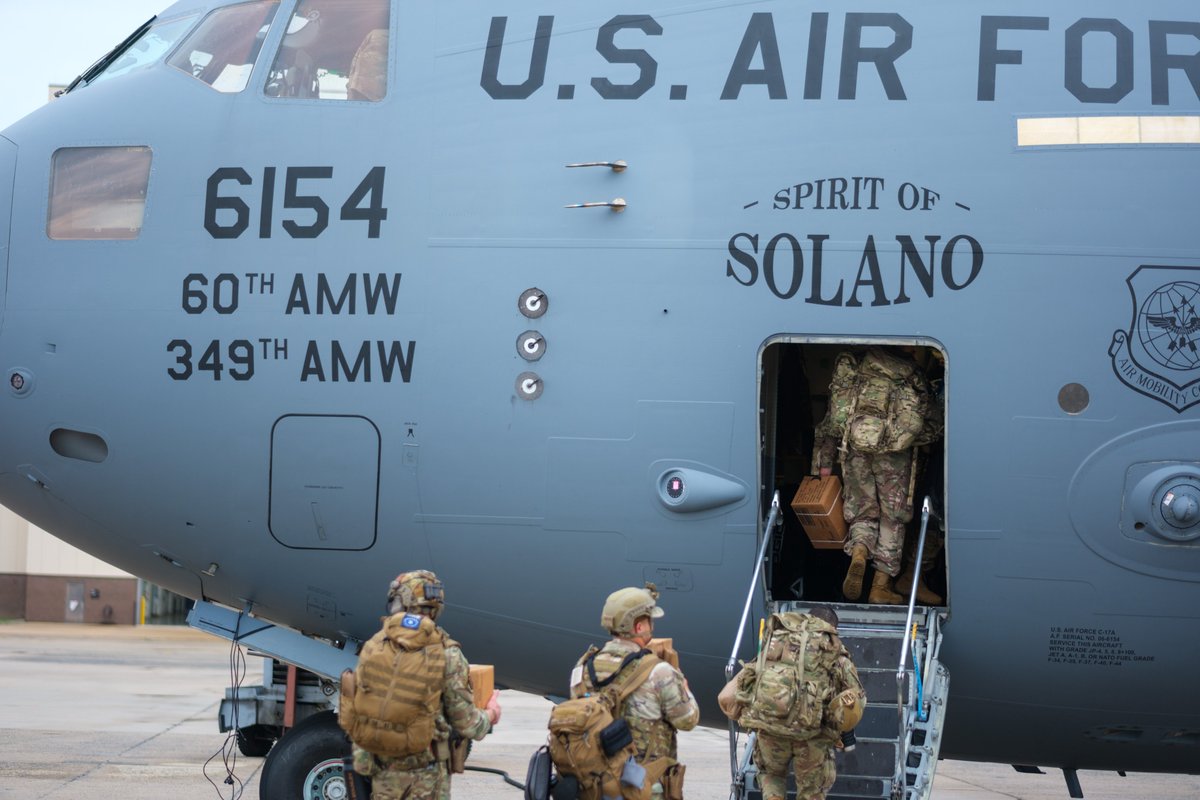 Southcom's tweet photo. In close coordination with the @StateDept, #SOUTHCOM is supporting relief logistics on the ground, ensuring the efficient and orderly movement of personnel and supplies to the communities of greatest need.

Today’s update:
☑️ The deployed Contingency Response Element (CRE) is in Venezuela and will assist the Venezuelan government and aviation authorities with safely expanding the vital flow of inbound and outbound air traffic at Simón Bolívar International Airport.

☑️ U.S. military aircraft—including @USMC MV-22 Ospreys and UH-1Y Venoms, @usairforce C-130 Hercules, @USArmy CH-47 Chinooks, and a @USNavy MH-60R Seahawk—continue critical airlift support to relief operations.

☑️ About 130 U.S. Marine Corps personnel will arrive at the Port of La Guaira, which was closed by the earthquake, within the next 24 hours. In coordination with local authorities and the Department of State, they will reopen the port so much-needed supplies and equipment can reach the heaviest-hit parts of Venezuela by sea.

☑️ U.S. Sailors and Marines transported critically needed assistance supplies from USS Fort Lauderdale to the Port of La Guaira using a landing craft on the morning of June 28.

☑️ Teams continue to provide satellite imagery of devastated areas to aid disaster relief planners.

SOUTHCOM operations are completely self-sustaining, with personnel on the ground requiring zero local resources as they work tirelessly to deliver critical relief to the people of Venezuela.

Read more in our latest update: https://t.co/pPJ3rxKe5t

@DeptofWar @SecWar @USMC @The24thMEU @WHAAsstSecty @USForeignAssist @USAenEspanol @usembassyve