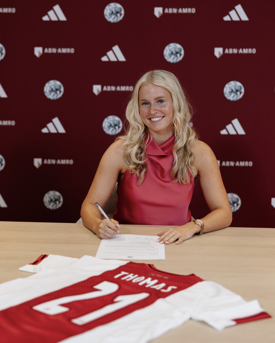 AjaxVrouwen's tweet photo. Welcome Kealyn! 🤝