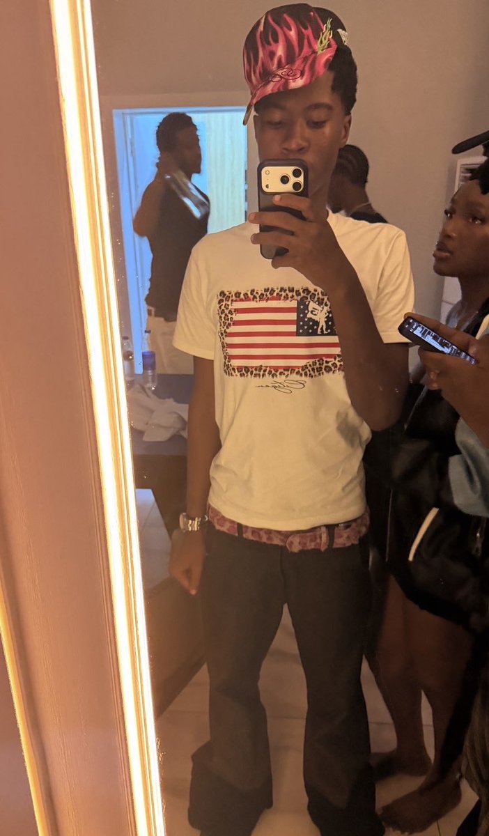 DkfKelly's tweet photo. How much would you buy these bootcut jeans made by me? https://t.co/LWOwdg8cTR