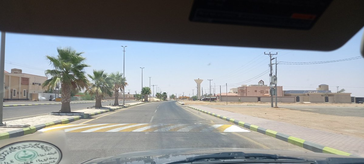mohamme93311309's tweet photo. مدينة الداهنه الجميلة بجوار جبل طويق وروضة ام العصافيرالخضراء شدني جمال احيائها وفللها السكنية وشوارعها ور��ابة صدور اهلها الذين يرحبون بزوارهم وزوار مدينتهم
(مدينة جذابة وتتوفر بها مرافق الخدمات وقصرللاحتفالات يمكنه استضافةالحفلات والفعاليات الوطنية والترفيهيه/تحياتي للداهنه 🌹🌹 https://t.co/M813gv8taF