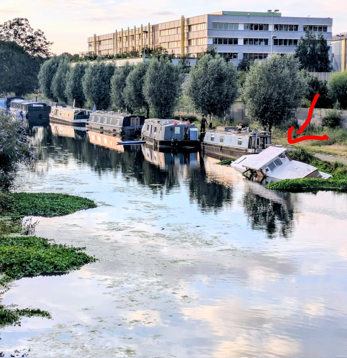 1607WestEgg's tweet photo. If I'd ever fulfilled my longtime dream to live on a canal boat, I suspect this would have been the end result. https://t.co/ZLWqHtOOFy
