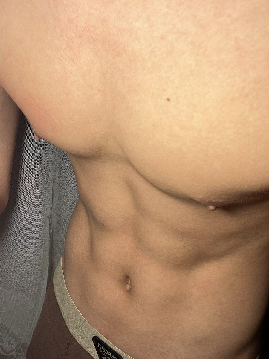 CSpz216369's tweet photo. 有喜欢腹肌的吗 #健身 #腹肌 #女大 #小狗 #广州 #反差 #反差婊 #男尊女卑 https://t.co/18zOVbg3tB
