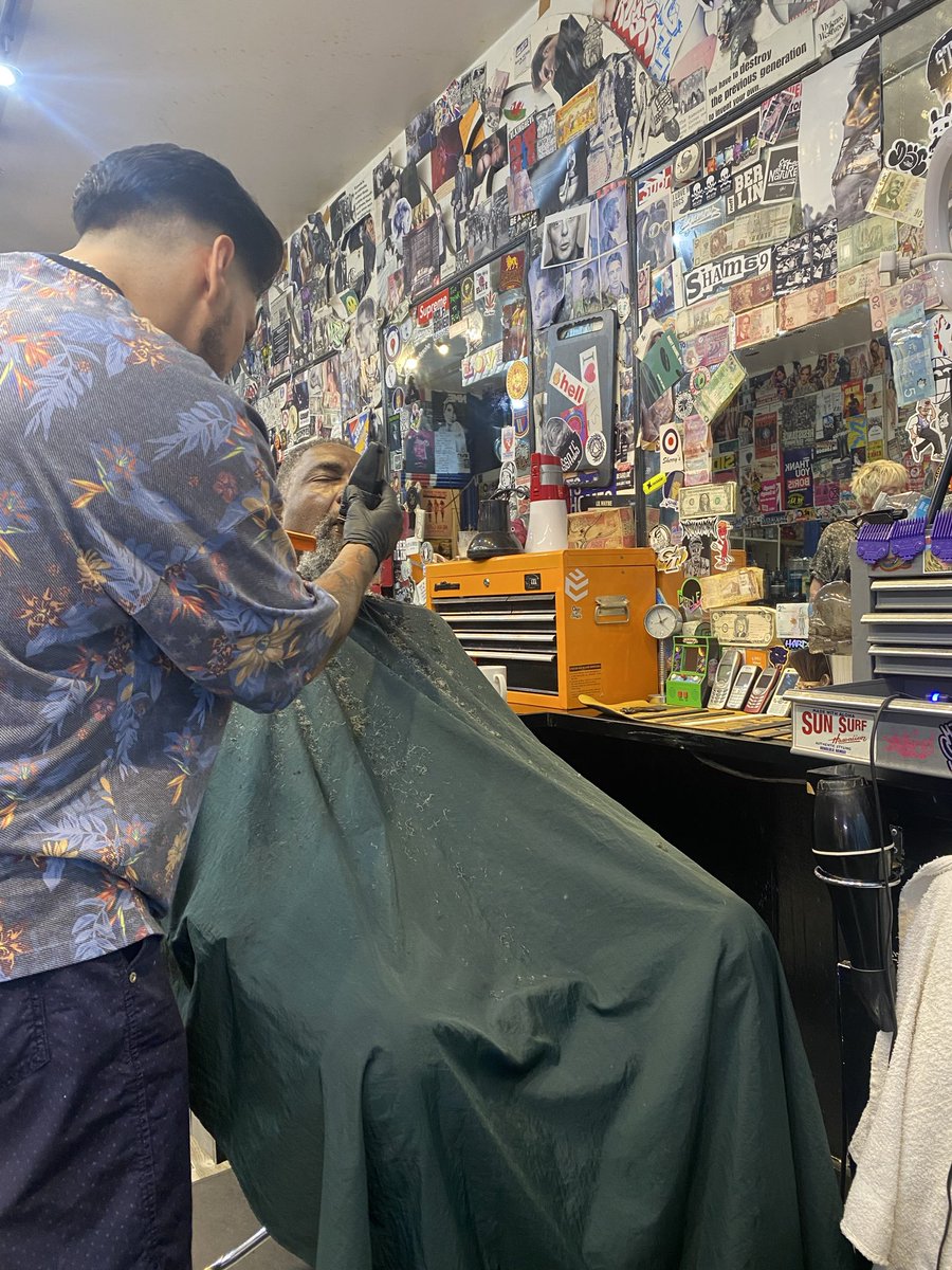 thesohogirl's tweet photo. Check out my dad @BBMBMCโs fresh haircut at Wacky Barbers, Soho ๐
๐๐พ https://t.co/8rYn3kWbTT
#mensgrooming #menshaircut #over70cool #shapeup ๐ @mysohotimes https://t.co/JmIGP2a1IX