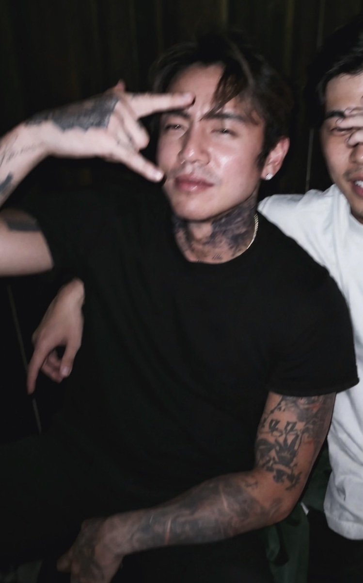 miitoreborn's tweet photo. CHRISTIAN YU ???????????? HELLO ?????? https://t.co/v7MelJEk4r
