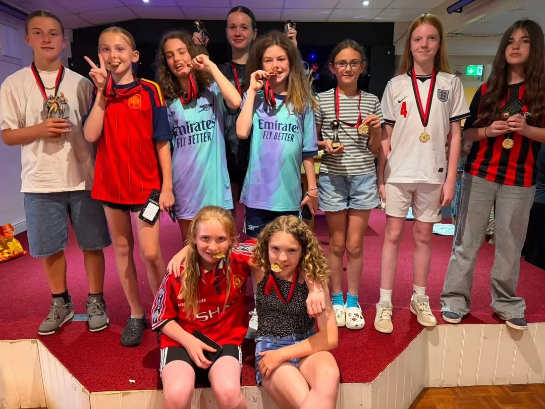 SwindonSpits67's tweet photo. ☆U11s☆
Managers Player  - Alice
Most Improved  - Eliana 
Club Player  - Michelle 
Supporters Player  - Layla
Players Player  - Lacey 

☆U12s☆
Managers Player  - Grace 
Most Improved  - Fran
Club Player  - Amelia 
Supporters Player  - Isla
Players Player  - Grace https://t.co/WIvvnNdxMQ