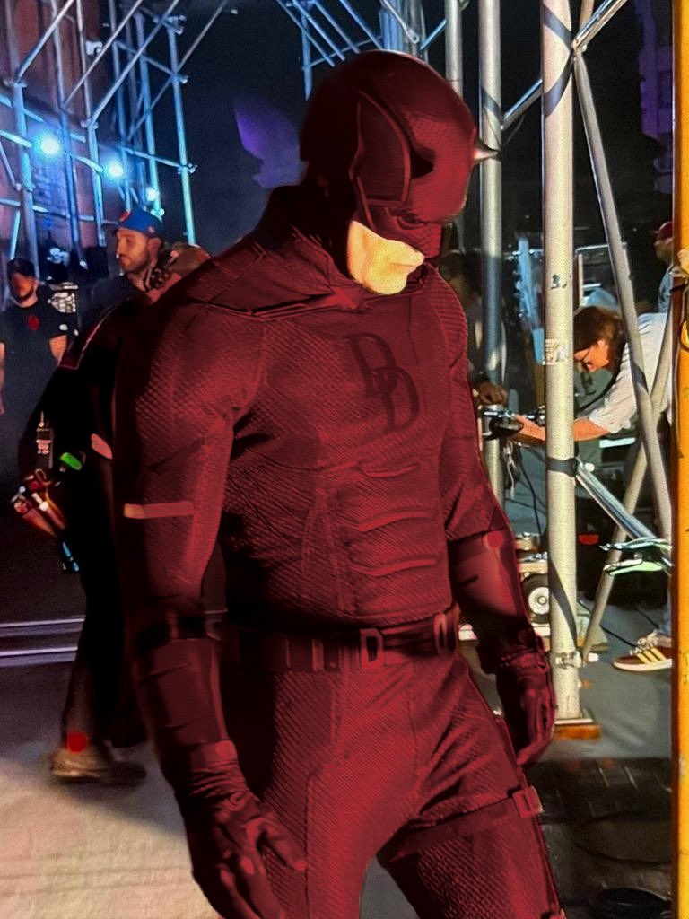 Knight2Kyle's tweet photo. @captaincupkick The suit looks sick in all red so hoping this is what they do towards the end of the season https://t.co/EWuo1UN5ue