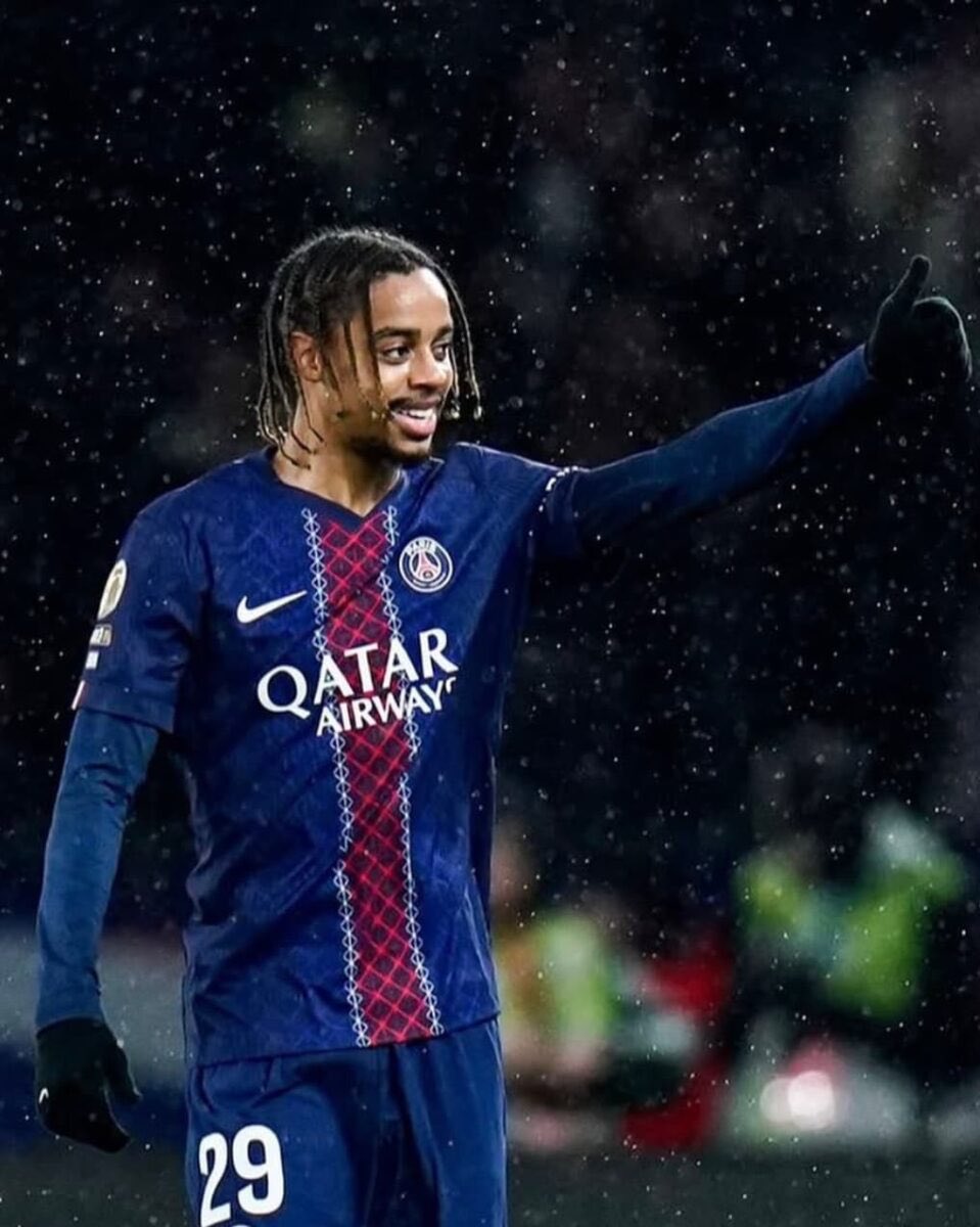 LMDPSG's tweet photo. 🚨 Si le PSG obtient la signature de Yan Diomande, Bradley Barcola pourrait être vendu. 

🗞️ @JacobsBen https://t.co/HS4kduXXRC