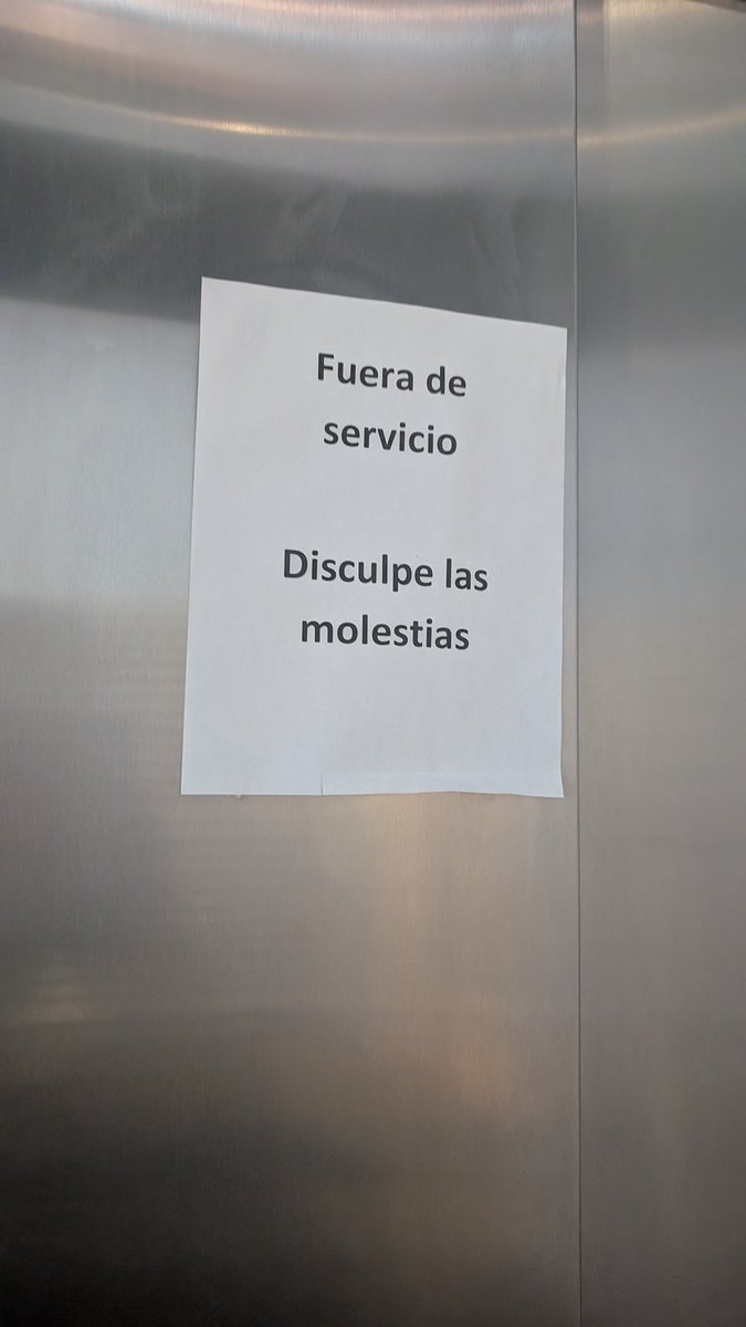 LuisMartinezPue's tweet photo. !Pues súbala cargando! 
Me dicen en el Museo La Constancia Mexicana de @PueblaMuseos luego de impedir, por su ineficiencia, que una mujer mayor acceda a las exposiciones. También me dicen que llevan meses reportando el elevador y Aurelio Leonor no hace caso. #Puebla. https://t.co/uS3hgkGcxP