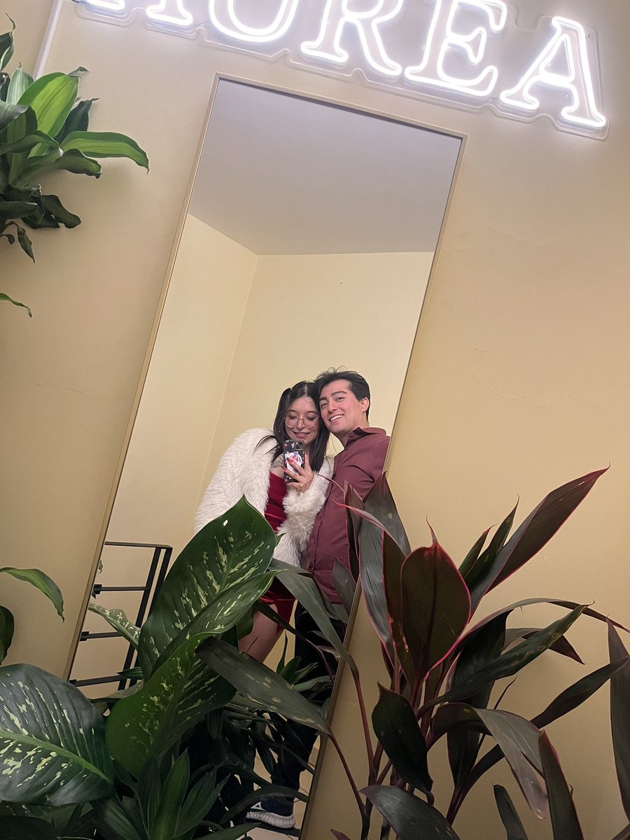 waifooazu's tweet photo. ayer nos la pasamos increíble @Soy_zedrick &amp; yo en @AureaRooftopSw 
Nos encantó conocer parejitas hermosas 💞 https://t.co/yTMXT22971