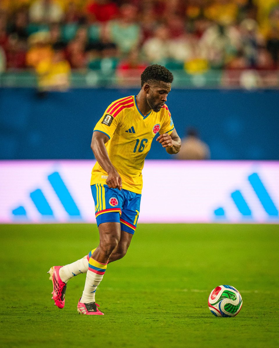 jeffersonlerma's tweet photo. Este camino recién empieza, pero ya nos da motivos para creer. Cada partido hemos logrado estar más unidos, con más confianza con la pelota y con la ambición intacta de seguir creciendo. Sigamos juntos en nuestro sueño, Colombia. 🏆🇨🇴 https://t.co/0eUpUwb19g