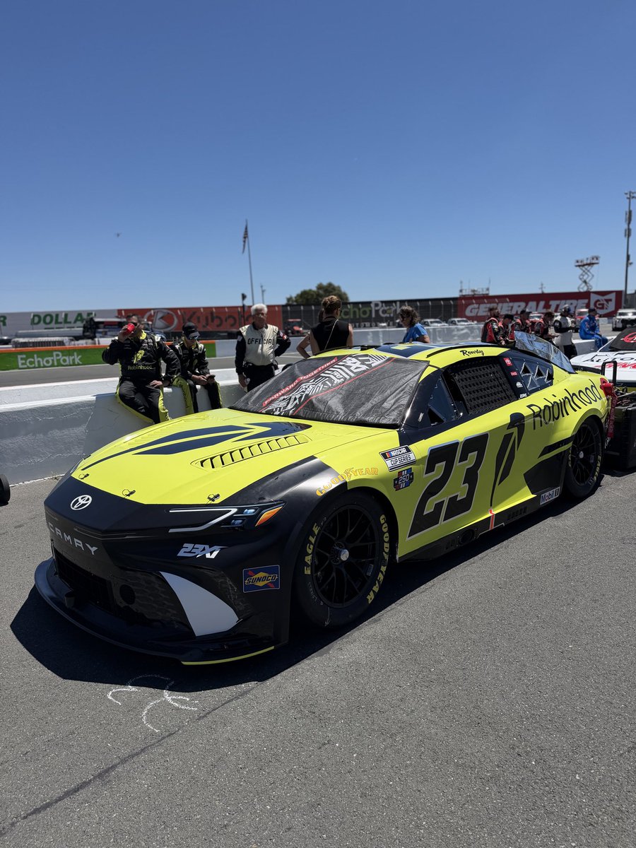 PatDunn's tweet photo. What does Robinhood Concierge and @23XII have in common? 

Behind every great NASCAR driver is an expert team. Excited to be at Sonoma today. 🏁 https://t.co/SpXWn3YH7p