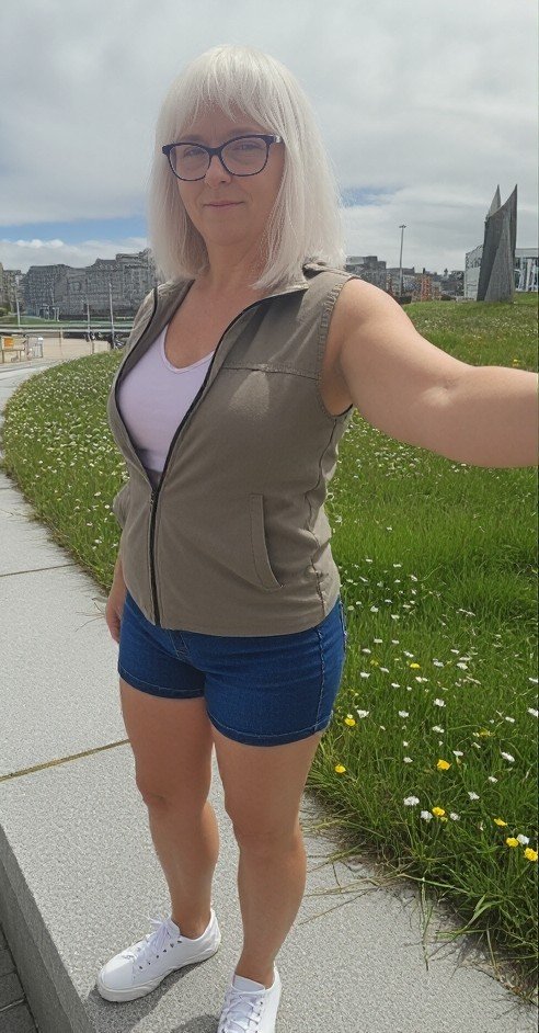 JayDax12's tweet photo. A windy day in Portrush beach, still sunny & a little cooler
#summershorts #beach #sexytrans #beautifultrans
#summertime https://t.co/Qf1LUJzzbh