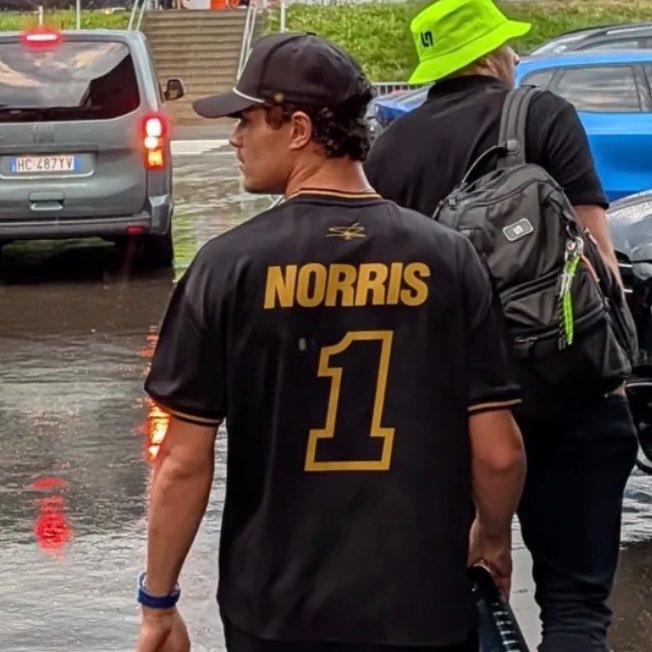 ln4norris's tweet photo. generational upgrade https://t.co/kwXerjmmHx