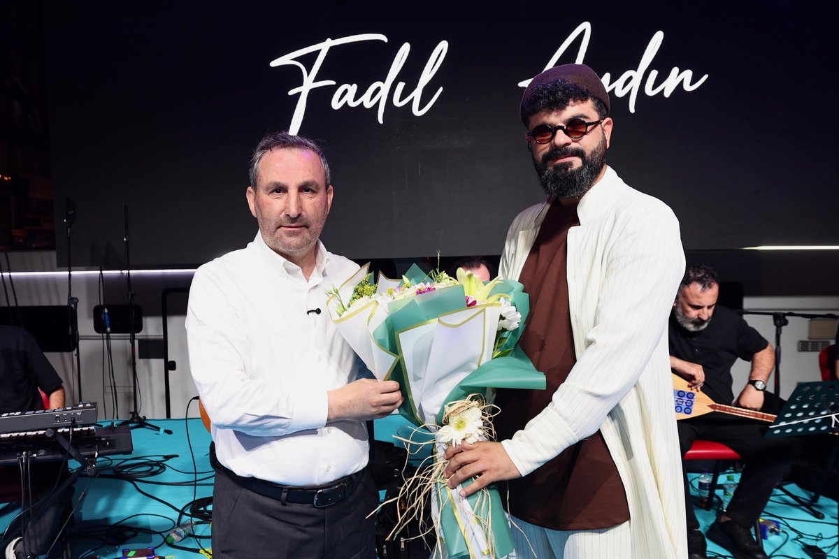 alitombastr's tweet photo. Aile ve Çocuk Festivalimiz tüm coşkusuyla devam ediyor.🥳

Sevilen sanatçı Fadıl Aydın’ın birbirinden güzel eserleriyle renk kattığı festivalimizde, binlerce hemşehrimizle birlikte unutulmaz bir akşam yaşadık. 🎶

Bu coşku hiç dinmesin diye çocuklarımıza ve ailelerimize müjdeli bir haberim var: Sizlerin yoğun talebi üzerine festivalimizi 2 gün daha uzattık.

Tüm hemşehrilerimizi bekleriz. 

📅 29-30 Haziran 
⏰ 12.00-22.00 
📍Sultanbeyli Meydan Park