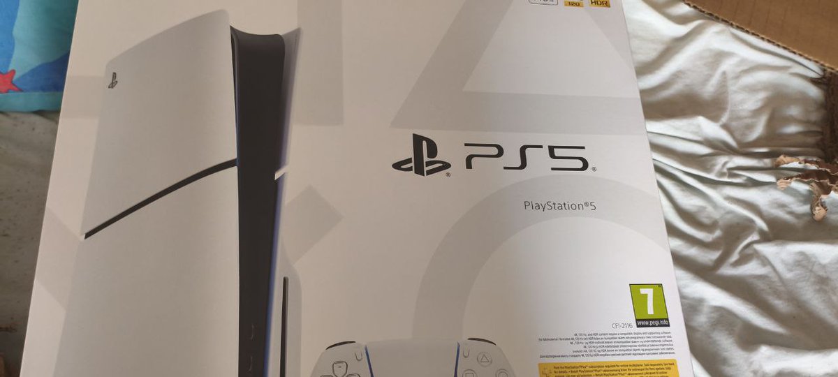 Lordofthevaley9's tweet photo. @Izzy_Couture_ I can't help but share in your excitement about buying a PlayStation 5—I also bought a PS5 Slim three months ago. Congratulations! https://t.co/bE0IUDi72K