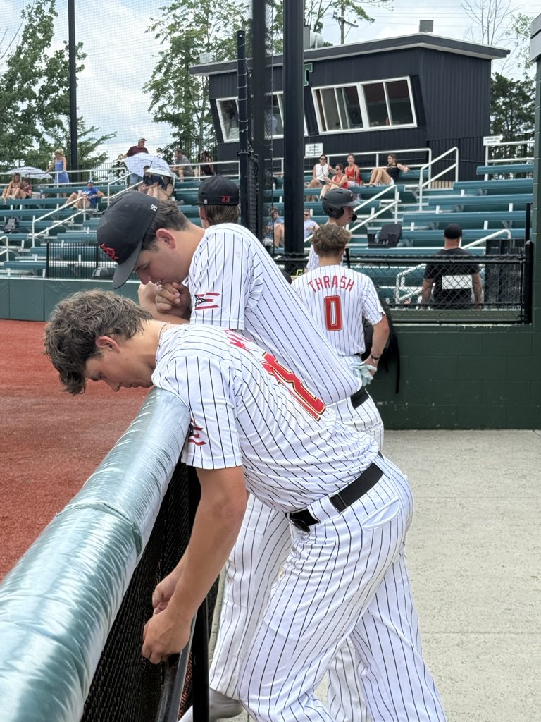OhioHeat2028's tweet photo. Chaotic weekend in Louisville ends with a 9-4 W. @GeorgeVolker6 gets his 7th W of the season. @LEHawksBaseball. Zach Smith went 3 scoreless for the save. @LWHSBase https://t.co/VIZzqmhSpU