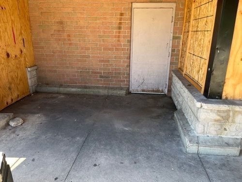 MokenaLotClean's tweet photo. Monday to-do list: call us to get a FREE quote: 815-245-4175 

#curbappeal #parkinglotmaintenance #walkwaymaintenance #sidewalksweeping #propertyupkeep #groundsmaintenance #propertymanagementservices #littercleanup #portering #outdoormaintenance https://t.co/Zu89UxWana
