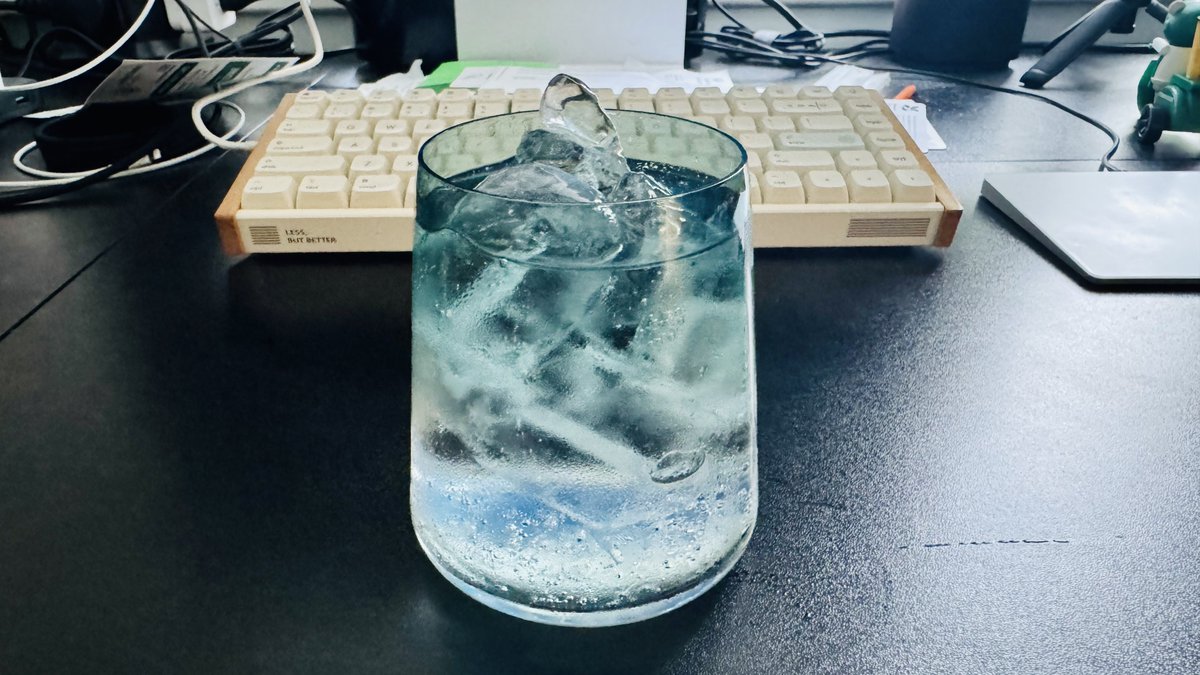benwkz's tweet photo. 凑个热闹晒个夏天🤣 https://t.co/at4dnf2aPv