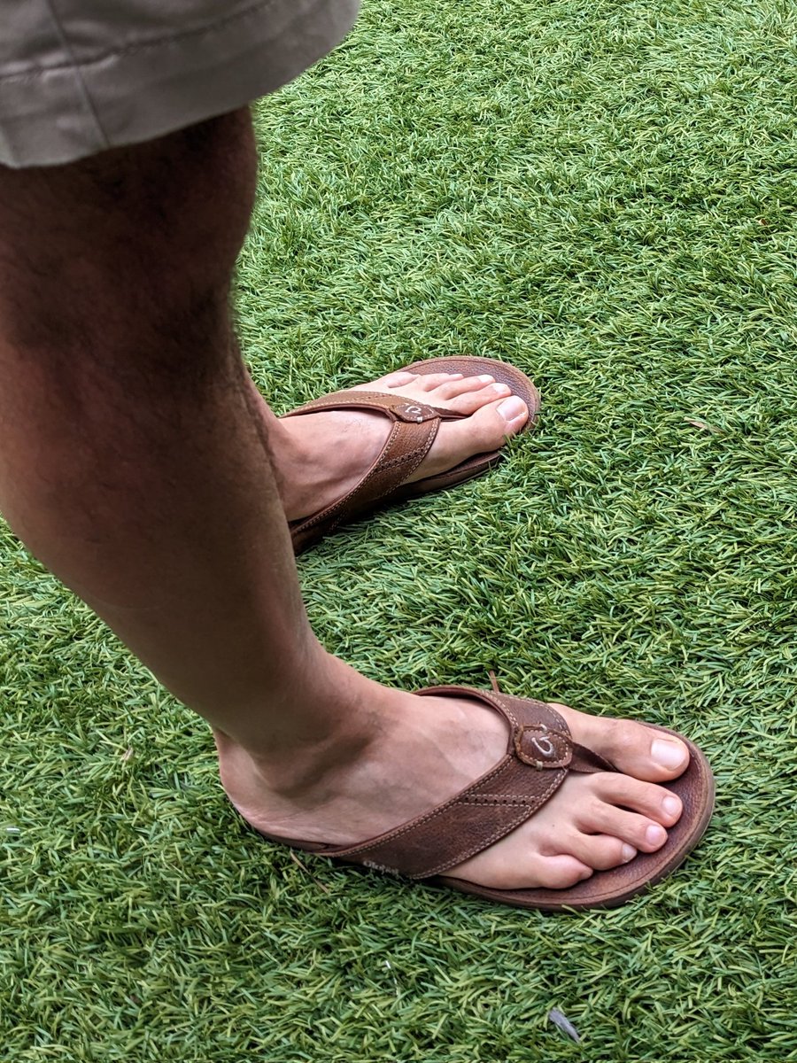socalbro005's tweet photo. World cup watch party but keep staring at buddy's long toes 👀 #malefeet #malefootfetish #malesoles #bigfeet https://t.co/hOtcrVf9vq