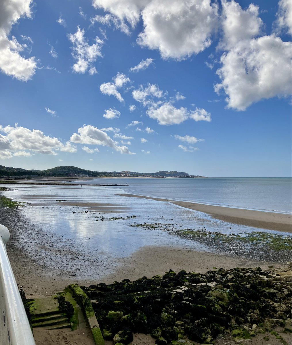 KateKnighting's tweet photo. 25 #NHS1000Miles this week, some along the Colwyn Bay promenade. Wishing everyone a good week in more usual temperatures🚶‍♀️🏃‍♀️ https://t.co/on8oEk67gs