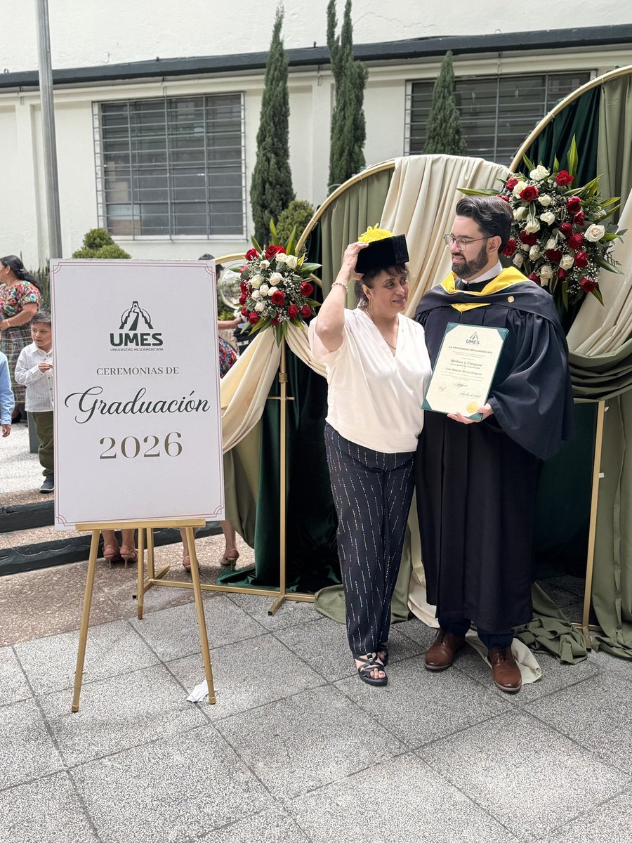 yo_champion's tweet photo. Me gradué de Médico y Cirujano ⚕️🩺👨🏻‍⚕️ https://t.co/cg8tsNxzc6