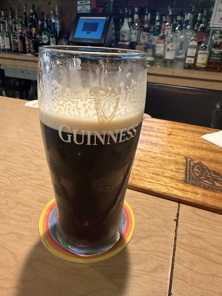 vernkozma's tweet photo. Beer. #SplitTheG https://t.co/MGE9wfuy5m