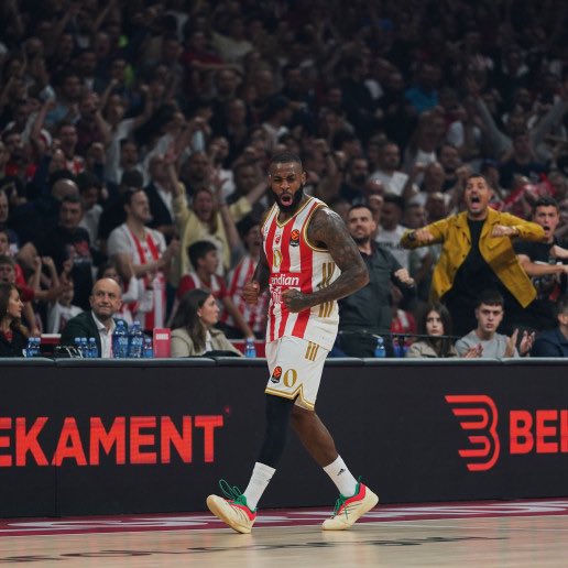 only_real101's tweet photo. “See you soon my brother, let’s make history” 😶‍🌫️💦

#OlympiacosBC https://t.co/OzUfw4JjpZ