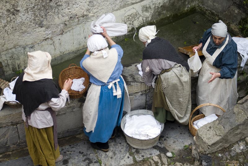 TimothyEveland's tweet photo. - No harsh preservatives
- No artificial fragrances
- No synthetic optical brighteners
- No holes and fraying caused by low-water, high-speed mechanical friction just to achieve Energy Star ratings

Lo and behold medieval clothes washing technology! https://t.co/GIoncHclF0