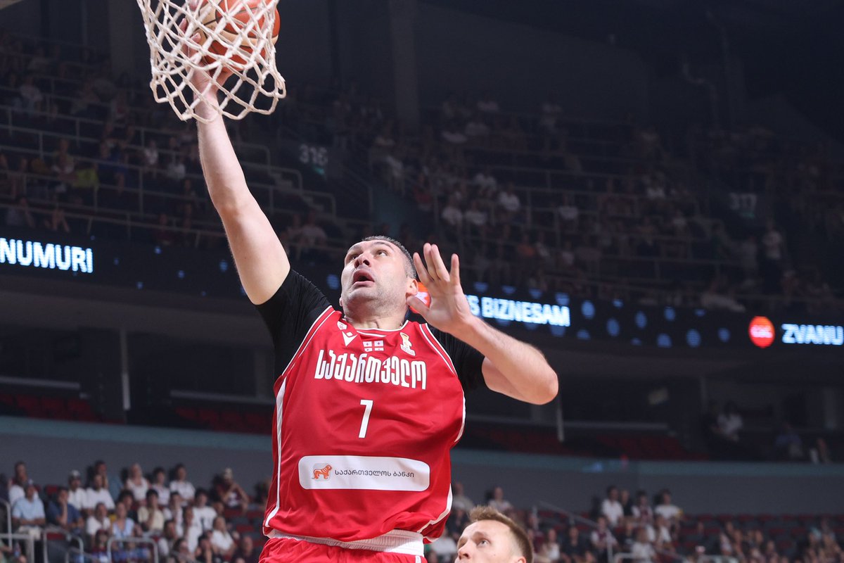 BeqaBurjanadze's tweet photo. Que bueno es volver a las pistas y a vestir esta camiseta después de casi 4 meses.
Gran victoria y a preparar los dos partidos muy importantes 🇬🇪🔥💪🏼
#StrongsNeverQuit https://t.co/9rYKISeyby