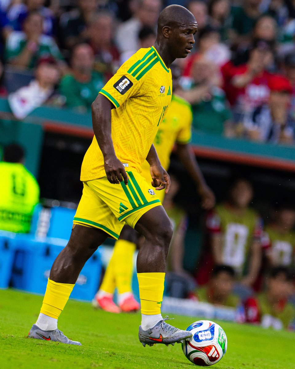 UjobeUthami's tweet photo. Once in a lifetime type of player he is 🙆🏽‍♂️🔥🙌🏾🙌🏾truly special 
Mbekezile Mbokazi of Bafana Bafana
South Africa’s diamond https://t.co/6OsDZvRibQ