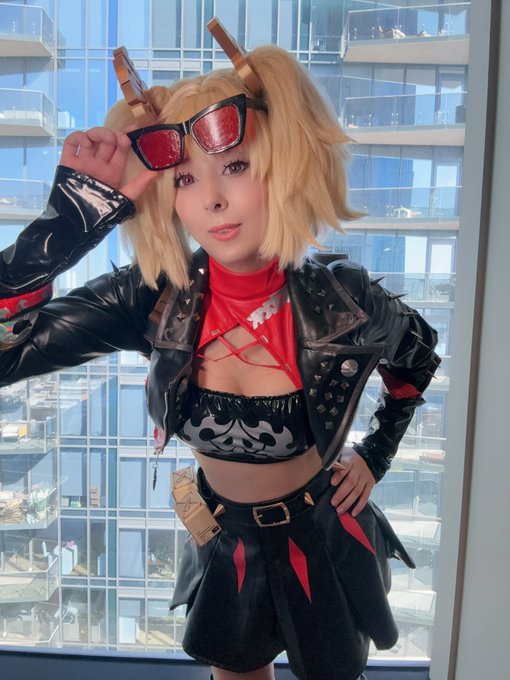 Ribaibu / Skylar - 1 pic. Burnice reporting for duty. #Burnice #ZenlessZoneZero #ZZZ #BurniceCosplay #Cosplay #Gaming #HoYoverse https://t.co/1RCOpTNwDR