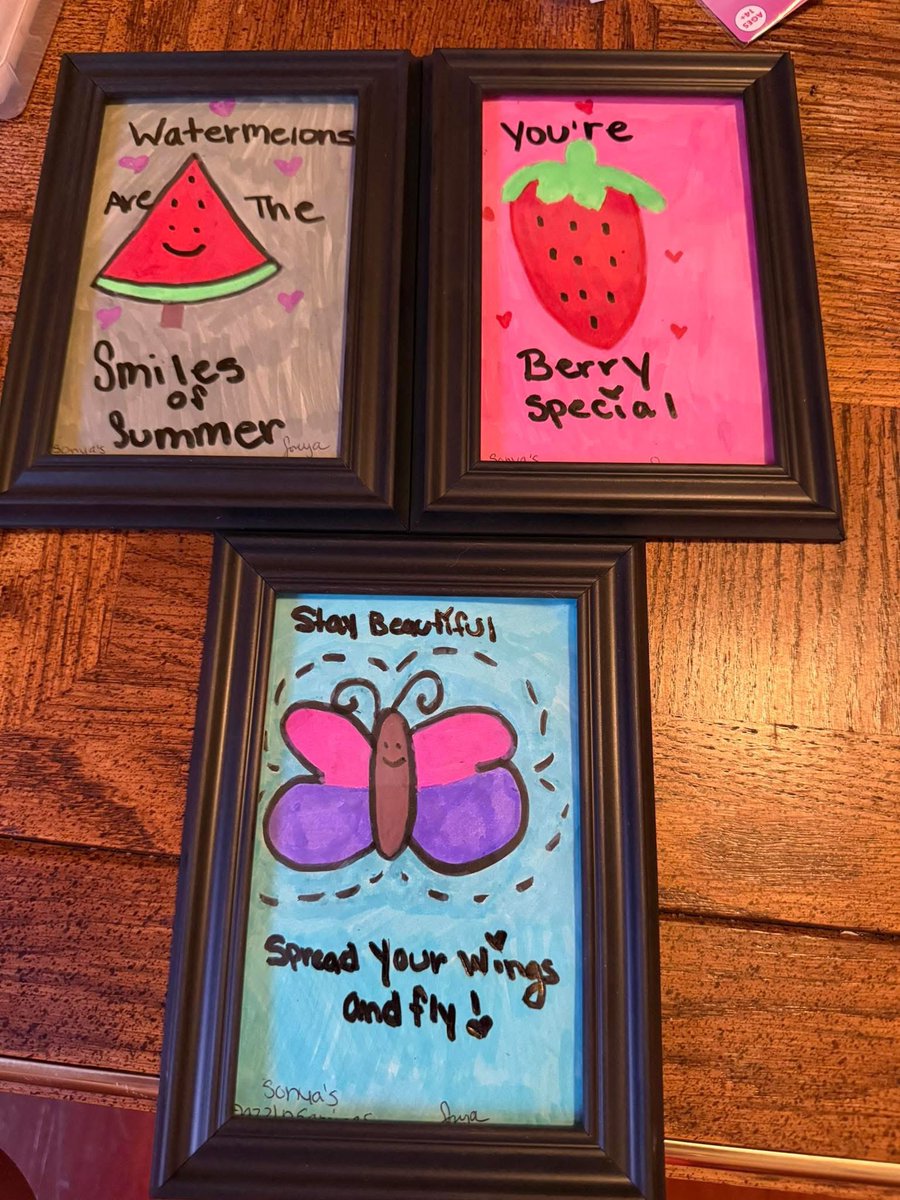 mrbaconclay's tweet photo. Finally, I am excited to introduce my 3 drawings up for sale on my Etsy page, they are all $10 each and are 4x6 drawings. I had a lot of fun making these. Hope you all enjoy them.😊

https://t.co/2ygxhYYrmF https://t.co/UgXS6ZMCSj