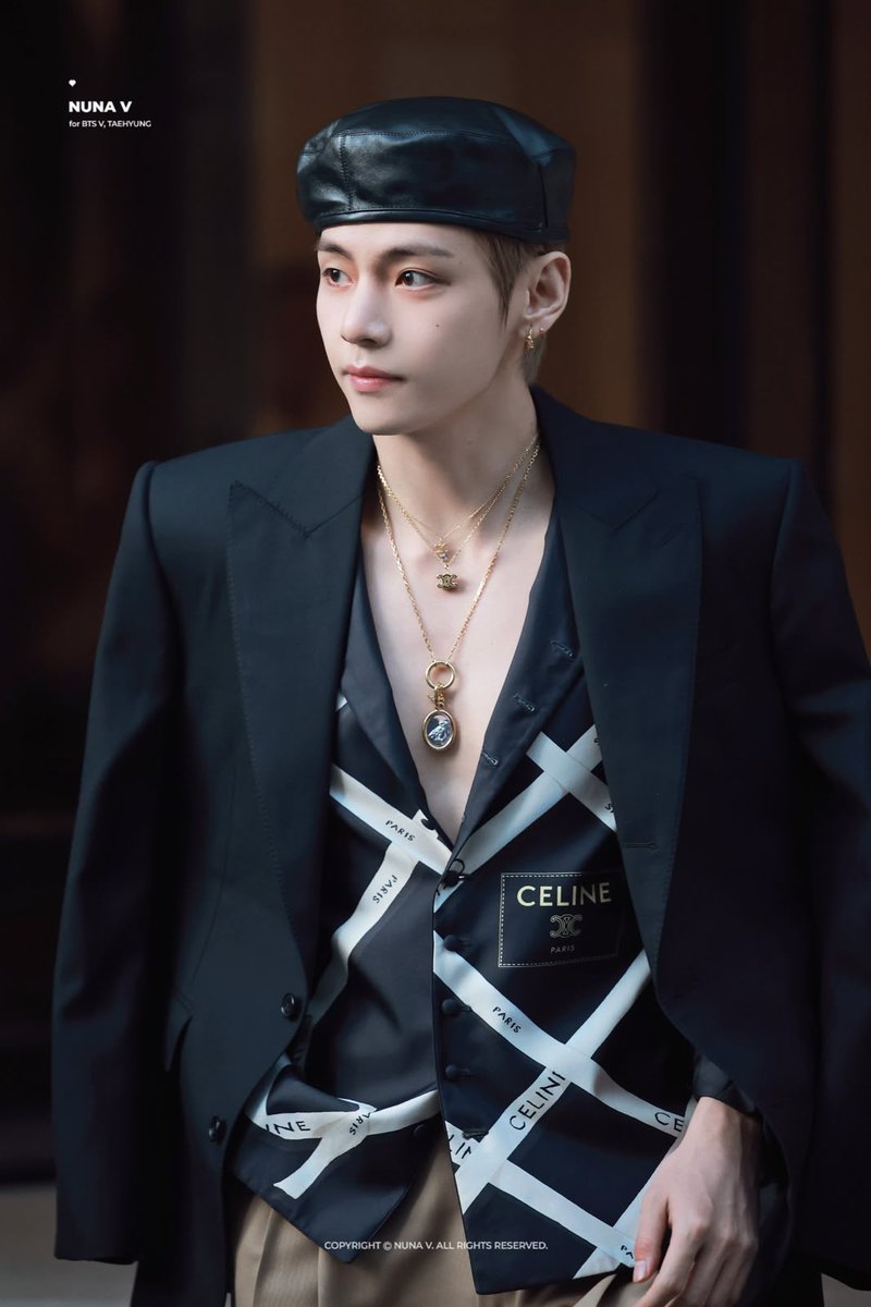 TheePopCore's tweet photo. Taehyung debuts a lavish new look in Paris today, serving billionaire heir energy. https://t.co/zfa12ZFHf3
