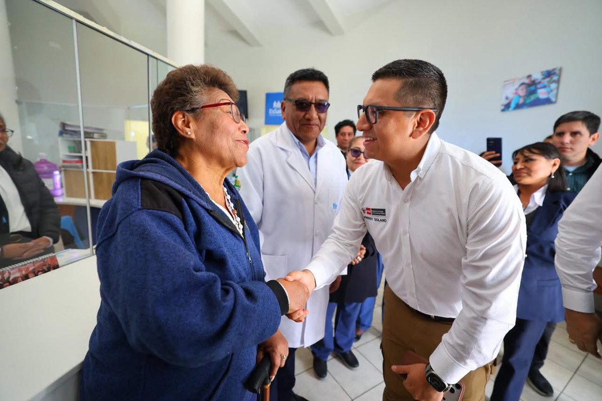 freddysolanog's tweet photo. El verdadero desarrollo se construye cuando la innovación llega a quienes más la necesitan.

En Arequipa impulsamos la interconexión de las 27 IPRESS de EsSalud mediante el Centro de Telemedicina, un avance que fortalecerá el acceso a una atención especializada más oportuna, moderna y de calidad para miles de asegurados, acercando servicios de salud sin que la distancia vuelva a ser una barrera.

Cada paso hacia la transformación digital representa una oportunidad para brindar una atención más eficiente, conectar a más especialistas con más pacientes y seguir reduciendo las brechas que aún enfrentan muchas familias para acceder a una atención oportuna.

Seguiré impulsando una gestión que convierta la innovación en bienestar, reduzca desigualdades y haga que los servicios públicos estén cada vez más cerca de la gente. Porque el progreso cobra verdadero sentido cuando mejora la vida de las personas. 💪🇵🇪