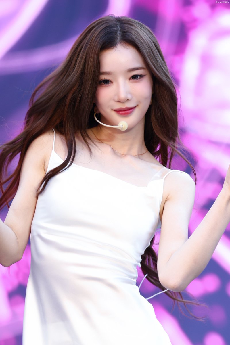 FlexibleS5's tweet photo. 260628 HQ #트리플에스 #tripleS #김유연 #유연 #KimYooyeon #YooYeon https://t.co/QLrysP79SR