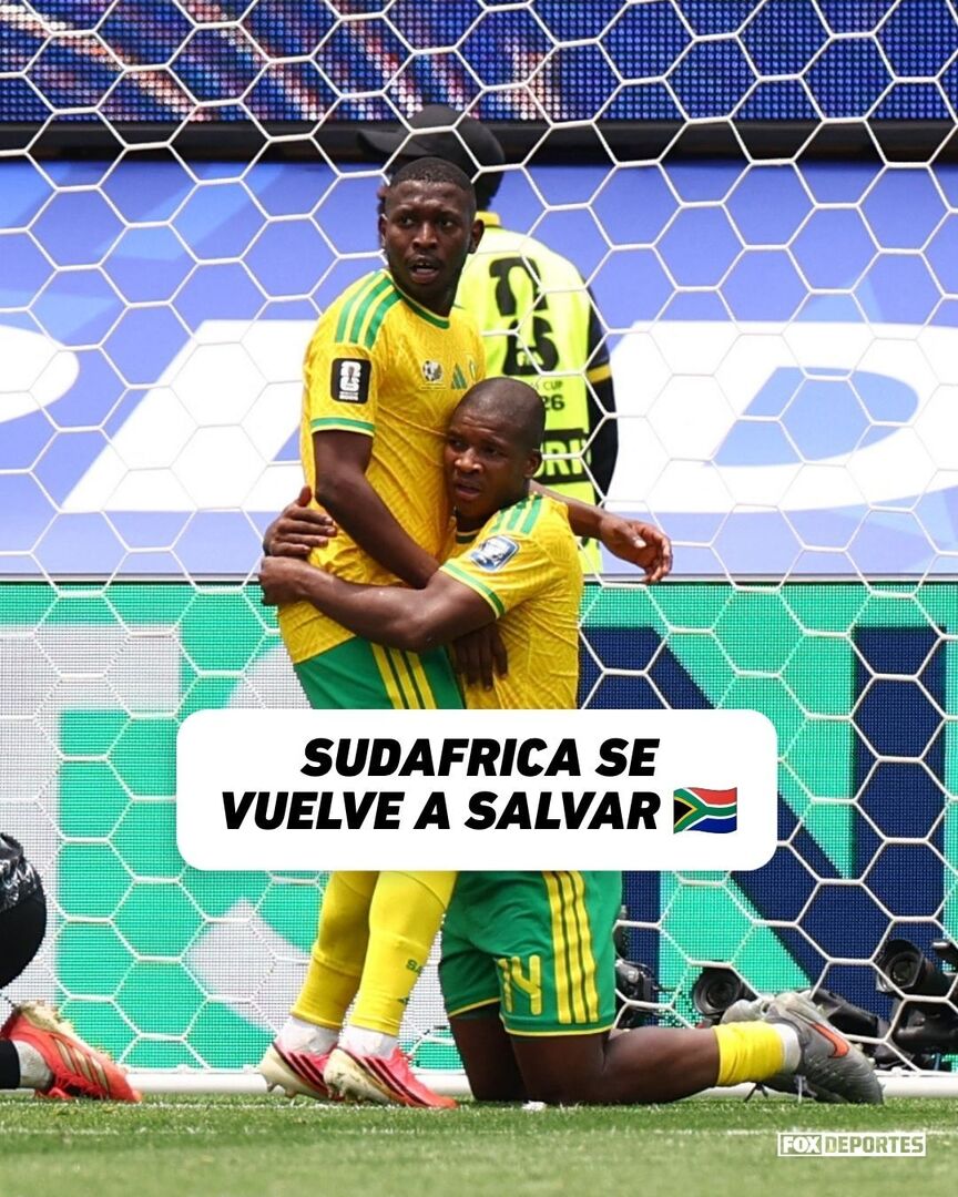 FOXDeportes's tweet photo. ¡OTRA VEZ PERDONÓ! 🇨🇦😱

Canadá volvió a generar una ocasión clarísima, pero una vez más no logró romper el cero. Sudáfrica resiste en la #FiebreDeFutbol. #BoletoANorteAmerica https://t.co/9Ez2pZwKLP https://t.co/FNeyB5FpNG