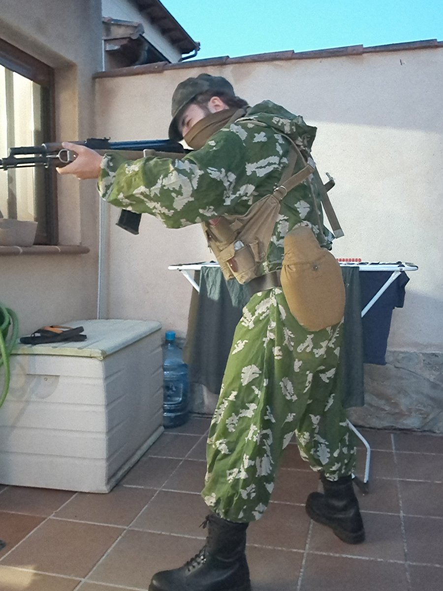 PabloPosti76288's tweet photo. Keep it shrimple deadass! #airsoft #rusfor #cosplay 

Quick kit for test the camera of my phone (many of my other pics were made with my Lil bro tablet) https://t.co/WPfTrutrOf