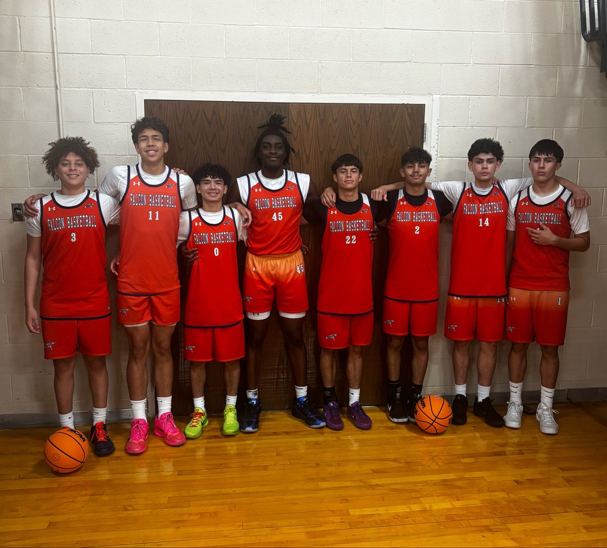EastlakeHoopsEP's tweet photo. Eastlake goes home from the TABC Showcase 2-1. Wins vs. Houston PSAT and Deer Park and a loss to Cedar Hill in their building. Super proud of the effort and camaraderie from our FALCONS #TWR https://t.co/7kkcxklipw
