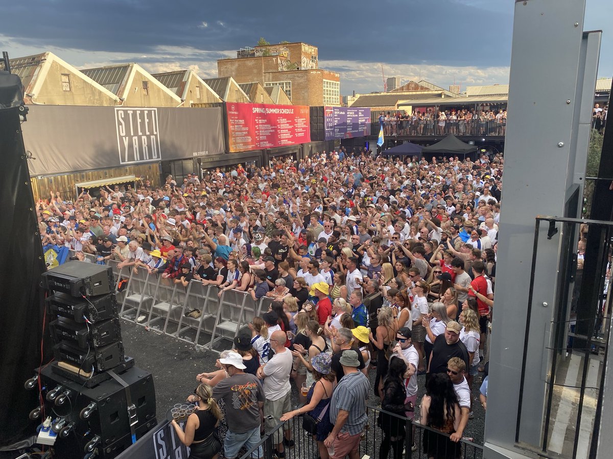 mathookmusic's tweet photo. An amazing day playing a set at @TheSherlocks huge Steelyard hometown show!
#Sherlocks #TheSherlocks #Sheffield #Steelyard https://t.co/aTglMFaK1c