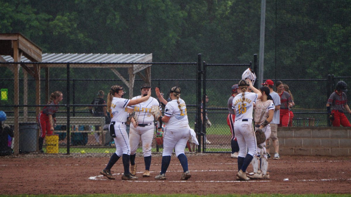 haleigh_grace17's tweet photo. The rain cut our weekend short, but I was thankful to get on the field for an inning in the circle and some time at second base before the weather won. Looking forward to getting back out there and competing at the next one!  @ExtraInningSB @SoftballRecruit @DirectRecruits @SBRRetweets @SoftballHome @SoftballDown