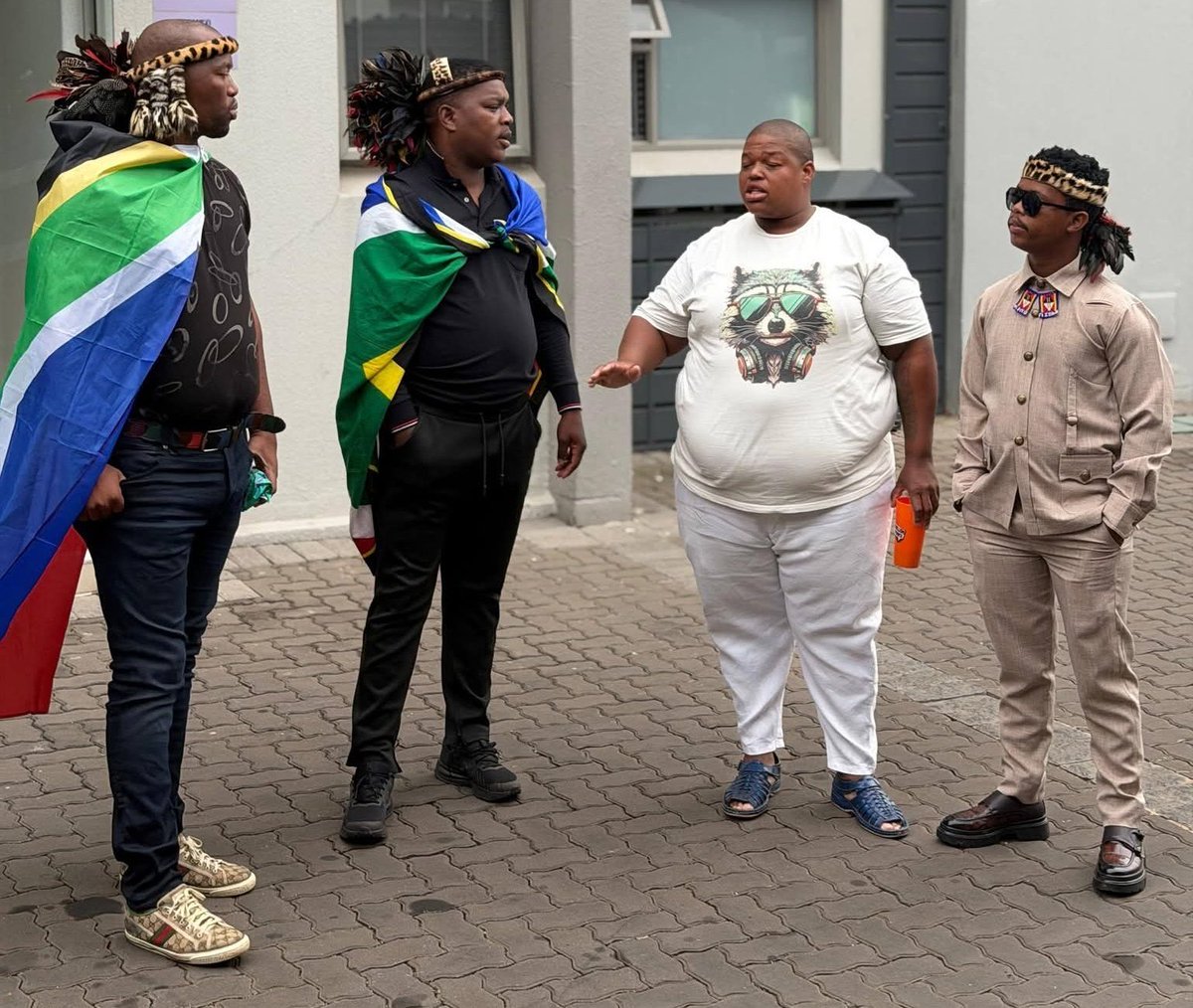 Wisdom6184's tweet photo. Xenophobia Republic how far 😂😂🇿🇦 https://t.co/nOLoqIycCE