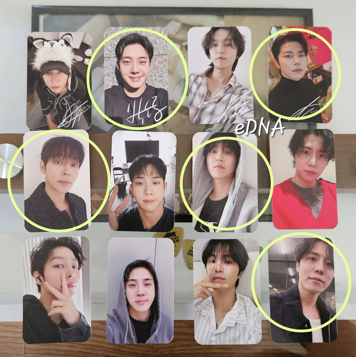 ain4_232a's tweet photo. WTT the rose rosetopia tour photocards!

have: 1st pic
want: marked in 2nd pic

europe preferred! ww possible if no match in europe ^^

#rosetopia #therose https://t.co/EB12g5ijwJ