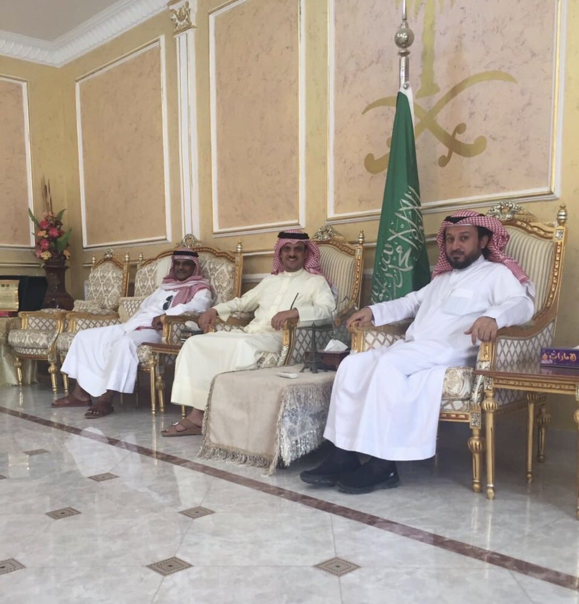 2020Ahmedd's tweet photo. تشرفنا بزيارة الأديب الشاعر الغالي حمد السعيد 
@Hamad_Alsaid 

#السعودية #الكويت_الآن #f #مكة_المكرمة https://t.co/dzc135zIaL