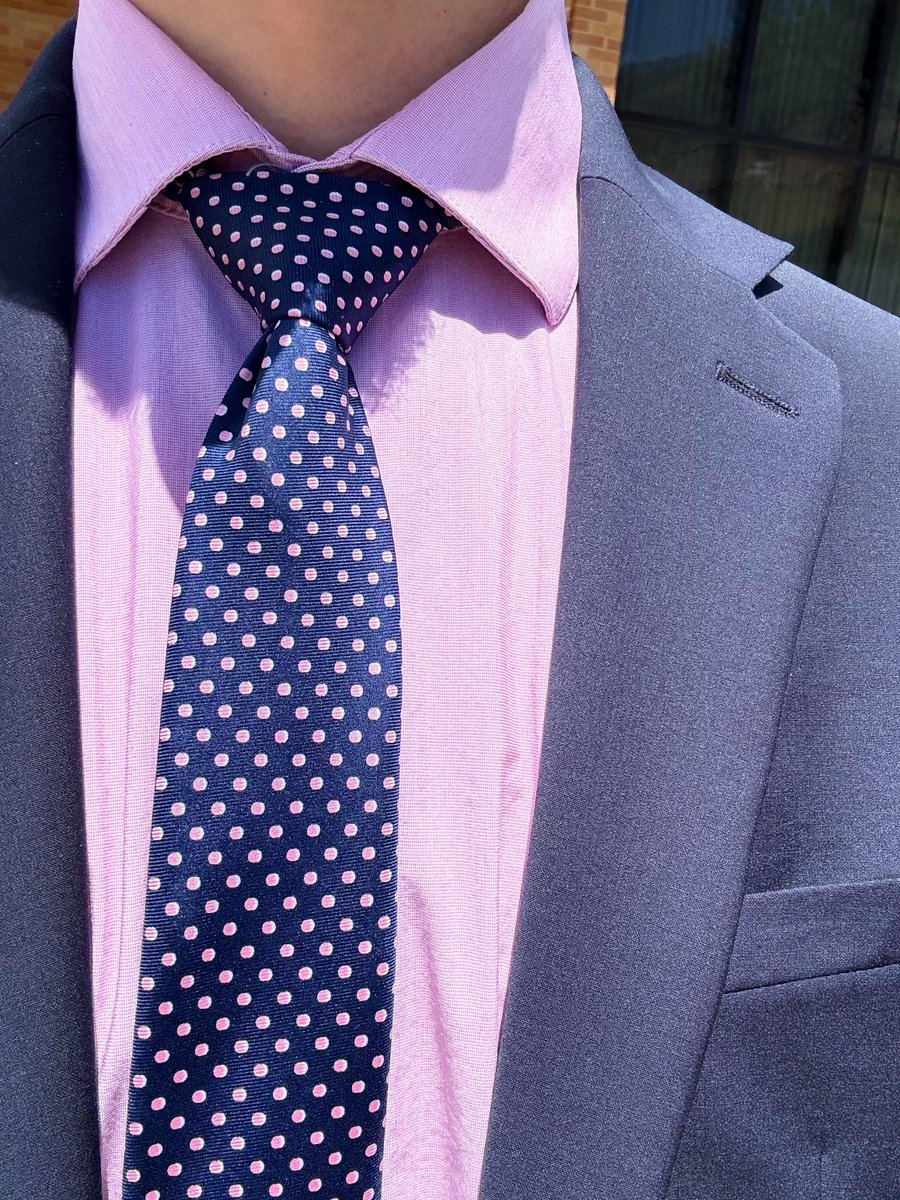 notclutchpowers's tweet photo. On this day of peace and rest,
I will give the Lord my best.
Go to church.
#tiecheck #sockcheck https://t.co/DgmdUYYtmf