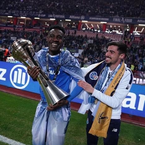 Nsukka_okpa's tweet photo. 🚨🎙️ | Reporter: "After your goal, you were shouting a name. Who was that?"

🇨🇦⚽ | Stephen Eustáquio: “Yes. It was my teammate at FC Porto, Zaidu Sanusi. The goal was dedicated to him. We spoke on the phone before the game about how they treat other migrants. I needed to score.”❤️